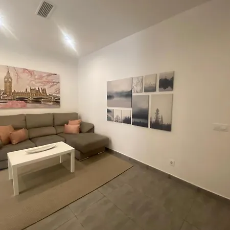 Familiar Centro-alameda Apartment